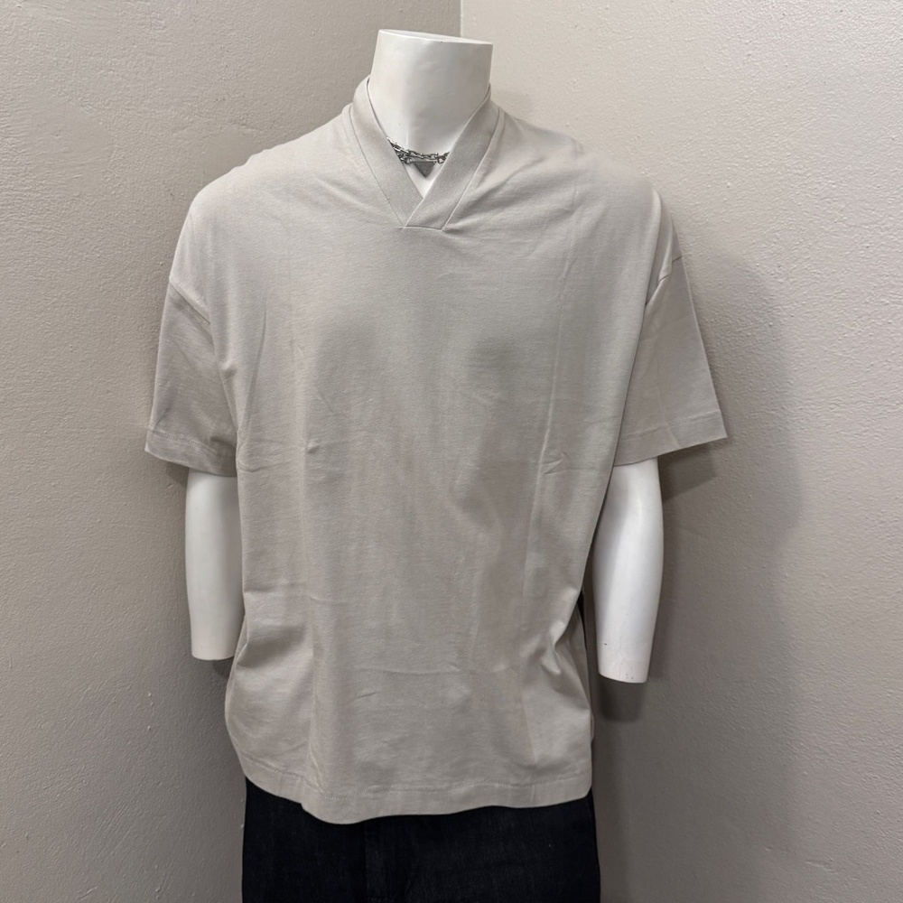 Fear of God Essentials Authentic Oversize Streetwear Cream V-Neck XS T-Shirt